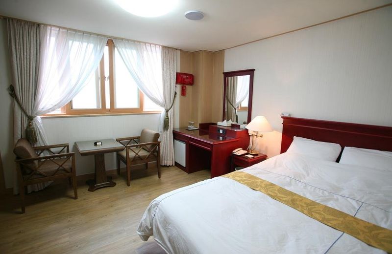 New Donghae Tourist Hotel