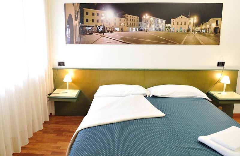 Rometta Hotel