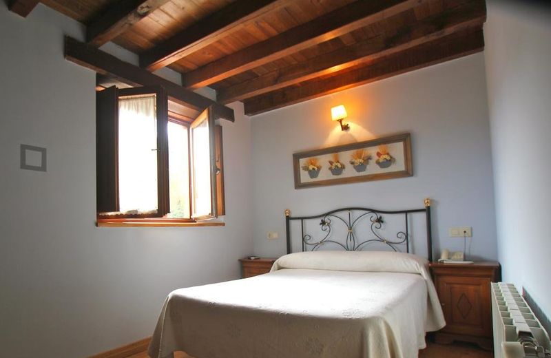 POSADA ROBLON DE CABUERNIGA