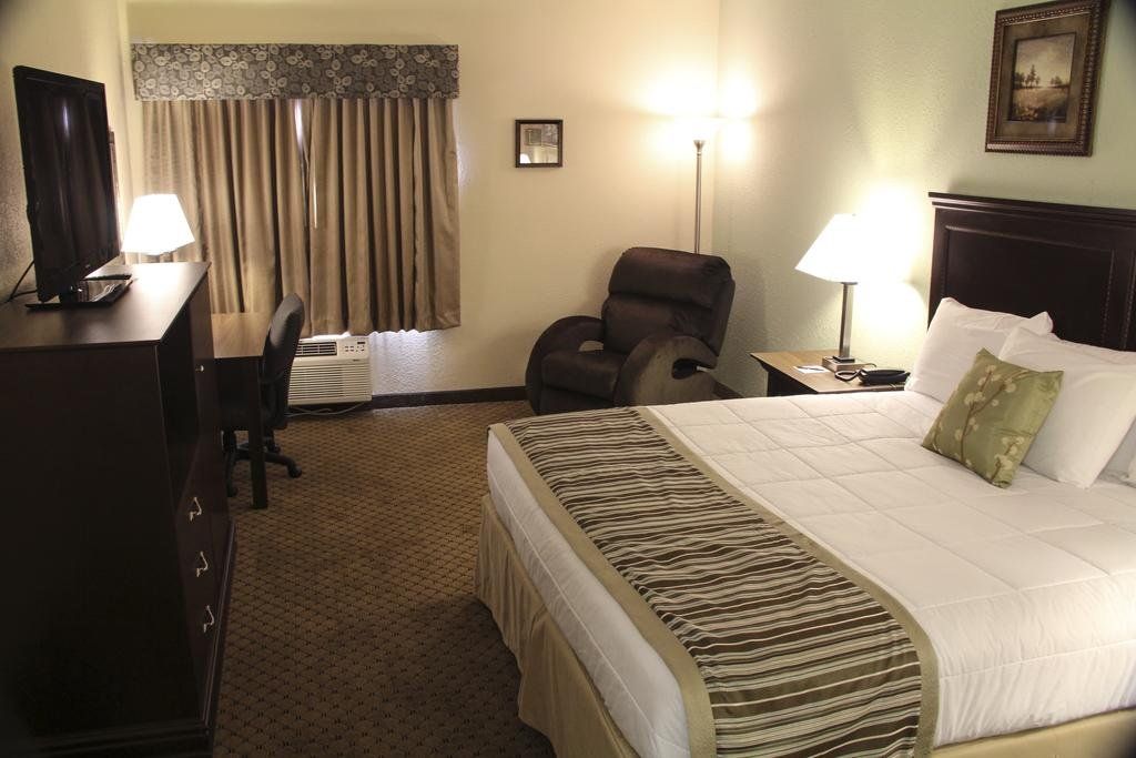 Grand View Inn & Suites