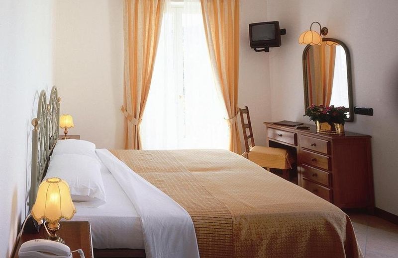 Hotel Bisesti ***S