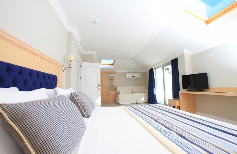 Palm Bay Beach Hotel