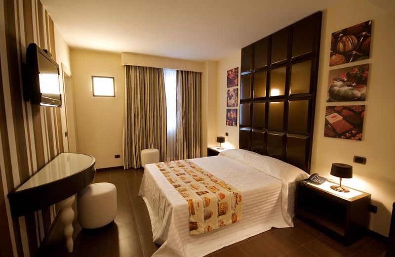 La Dolce Vita Hotel Motel