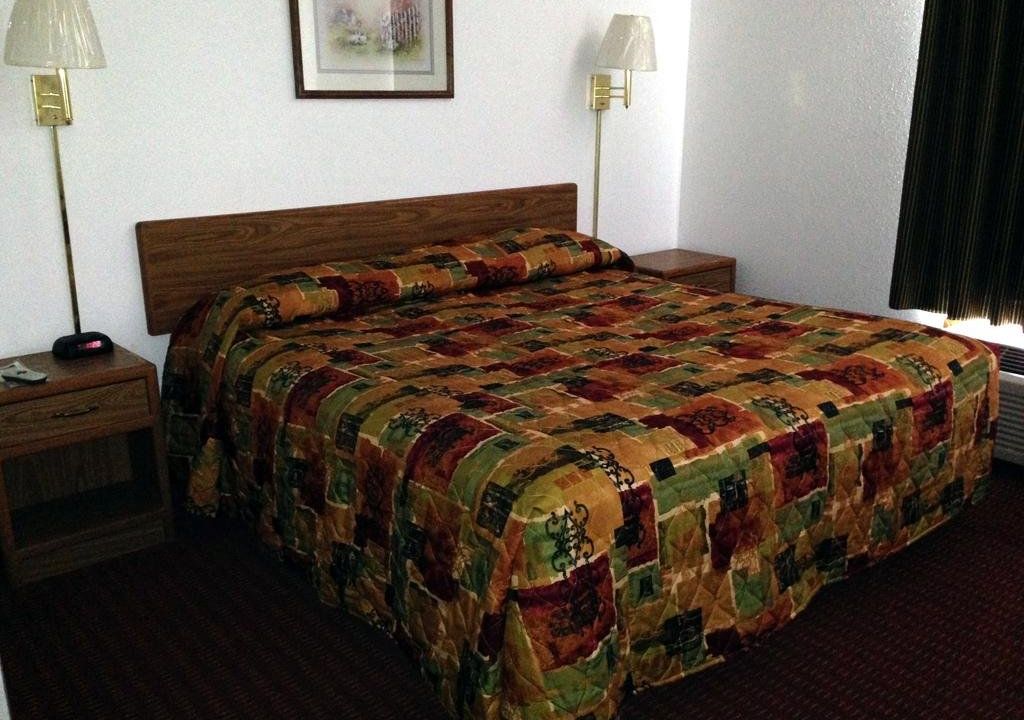 Budget Host Caribou Inn