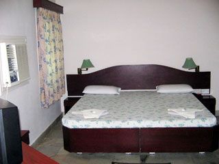 Hotel Sadhabishegam