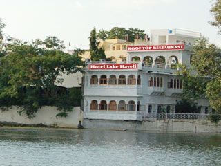 OYO 10704 Hotel Lake Haveli