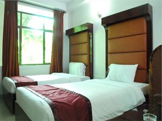 Hotel Monarch Aachal