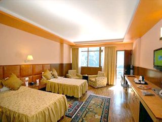 Yarlam Resort