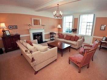 Pipe Hill House