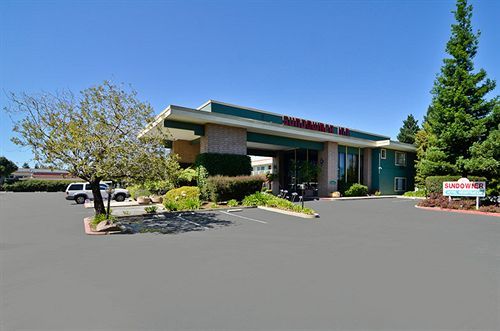 Days Inn & Suites by Wyndham Sunnyvale