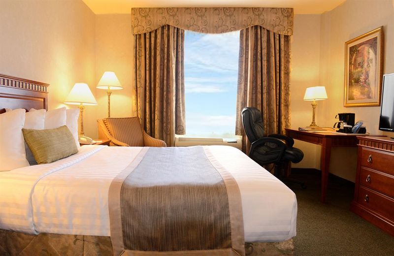 Best Western Plus Montreal Airport Hotel