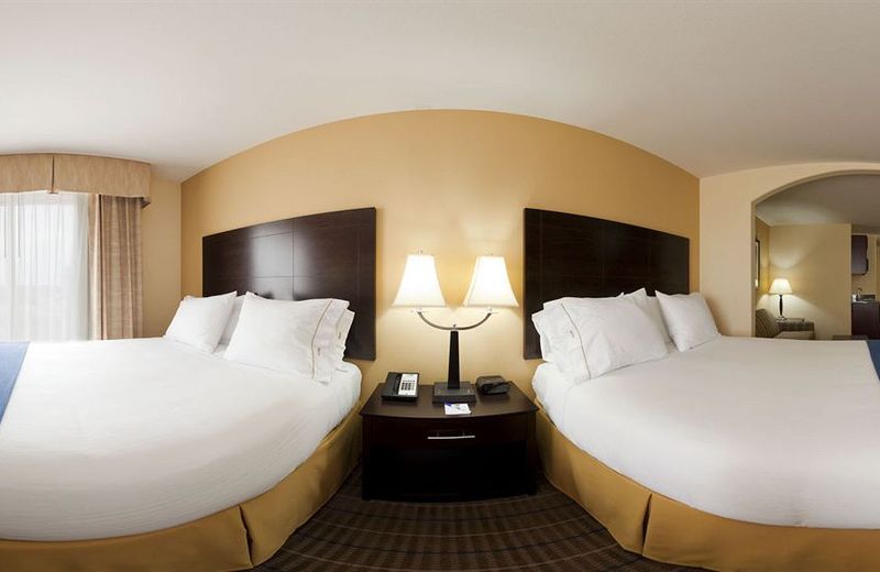 Holiday Inn Express and Suites Hotel - Pauls Valley, an IHG Hotel