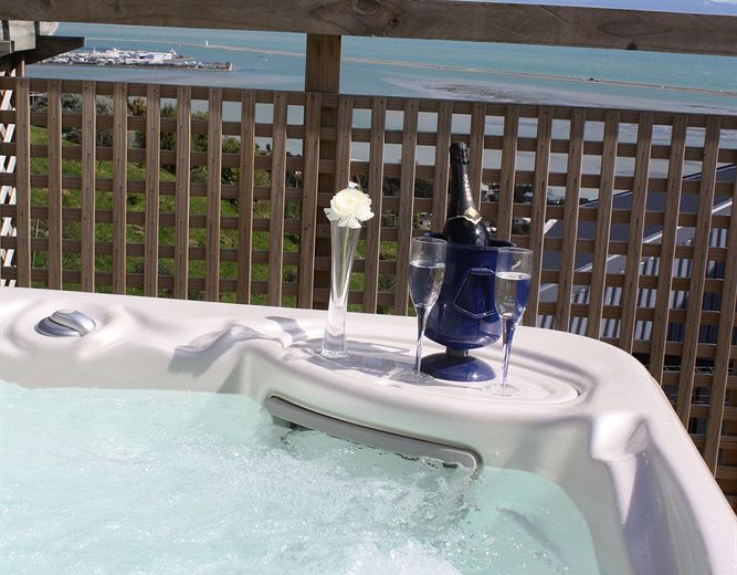 A CULINARY EXPERIENCE LUXURY BED AND BREAKFAST