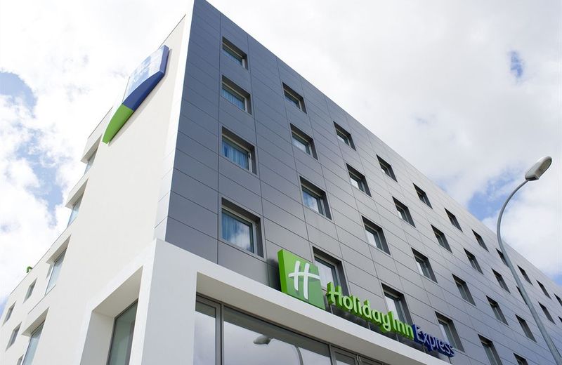 Holiday Inn Express Lisbon Alfragide, an IHG Hotel