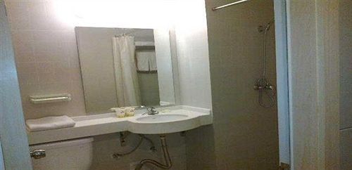 Qufu Lemon Holiday Inn