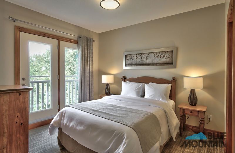 The Lodges at Blue Mountain - Historic Snowbridge Condos