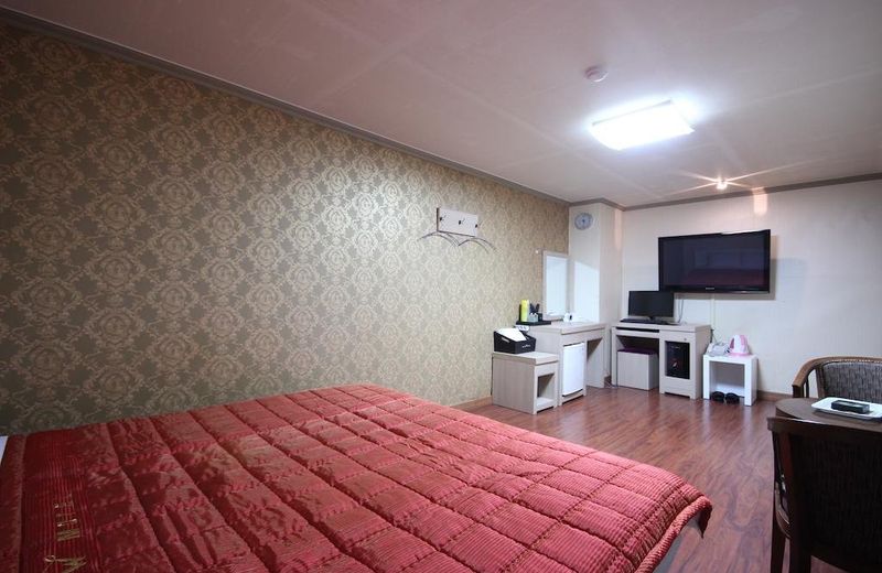 W Motel