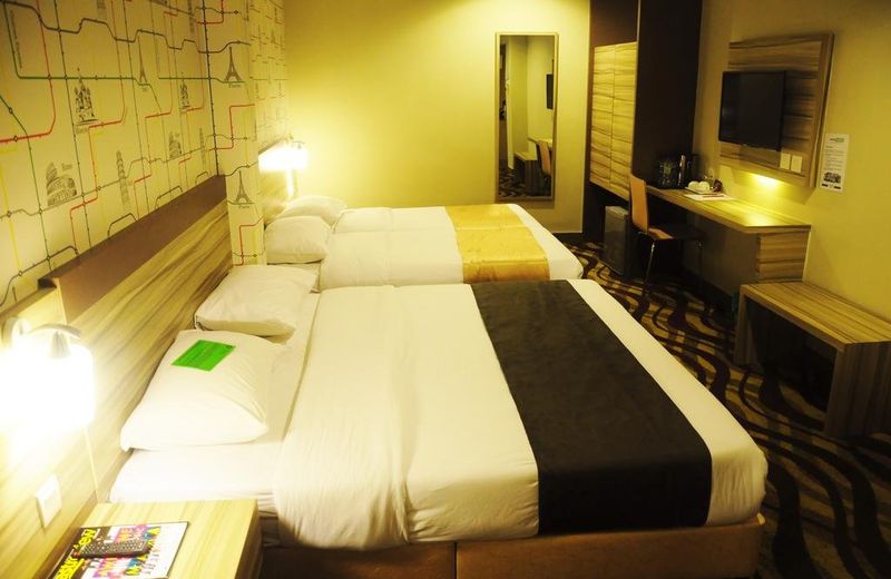 Hotel Zamburger Victory City