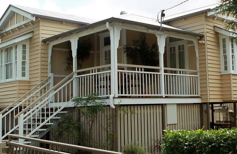 At Home on Broadway Bed & Breakfast Accomodation