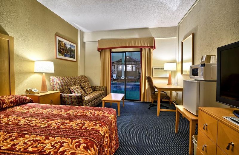 Katahdin Inn & Suites