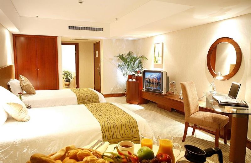 Shifeng International Holiday Hotel