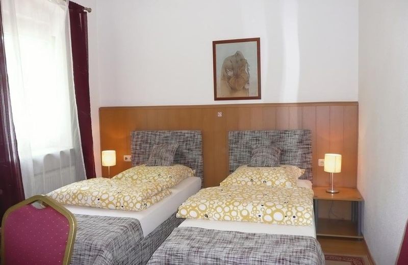 City Hotel