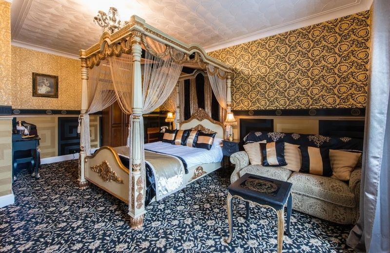 Maenan Abbey Hotel
