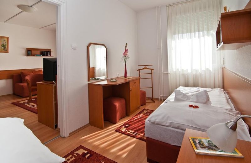 Napfeny Hotel