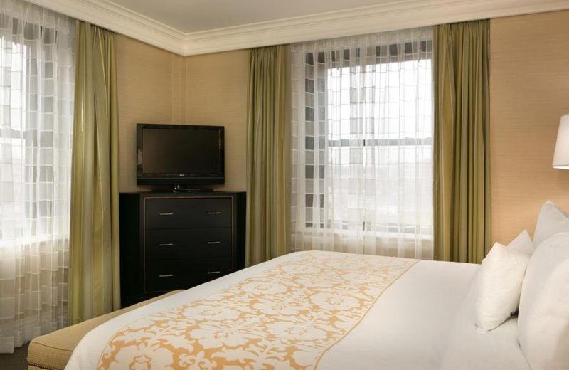 The Raphael Hotel, Autograph Collection