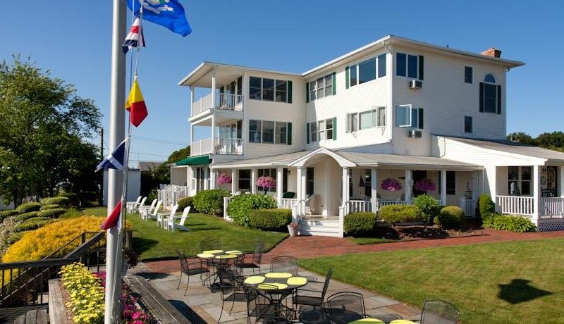 Inn at Harbor Hill Marina