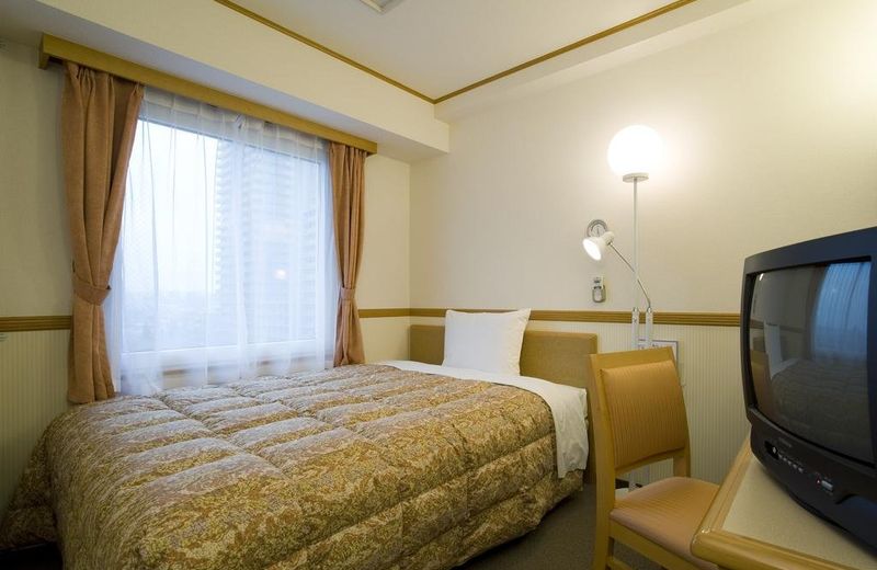 Toyoko Inn Yokohama Shinkoyasu Ekimae