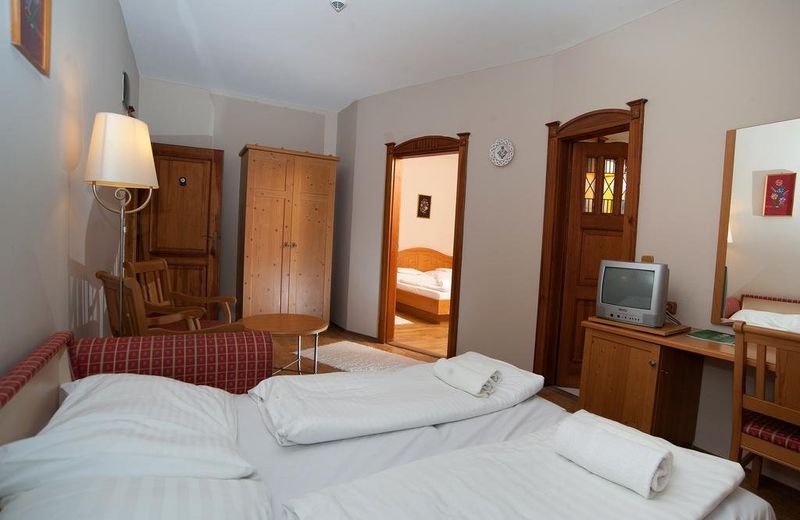 Gastland M1 Hotel & Conference Center