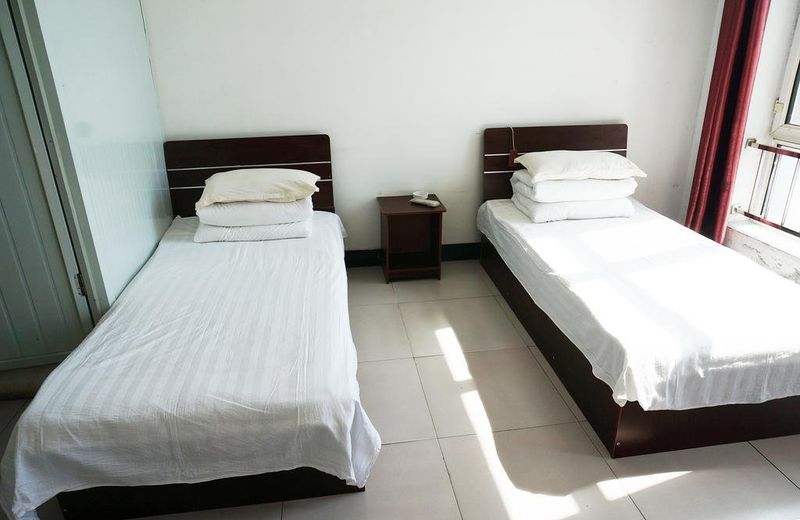 Yaju Guo'an Hotel