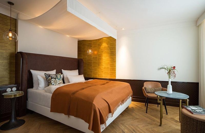 LA MAISON hotel