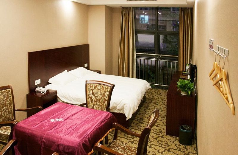 Liangjiang Shiguang Inn