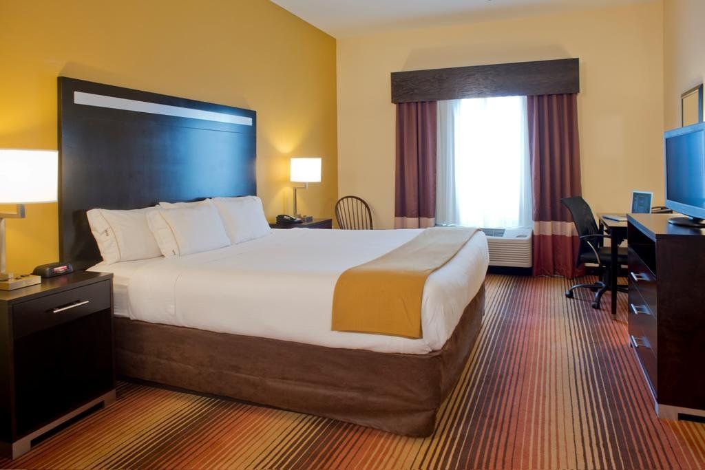 Holiday Inn Express Hotel & Suites Prattville South, an IHG Hotel