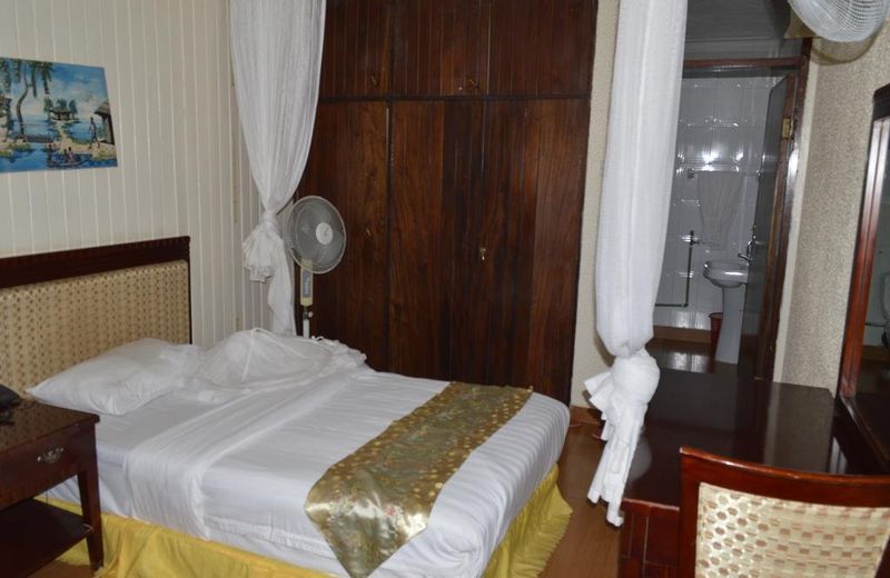 Hotel International 2000