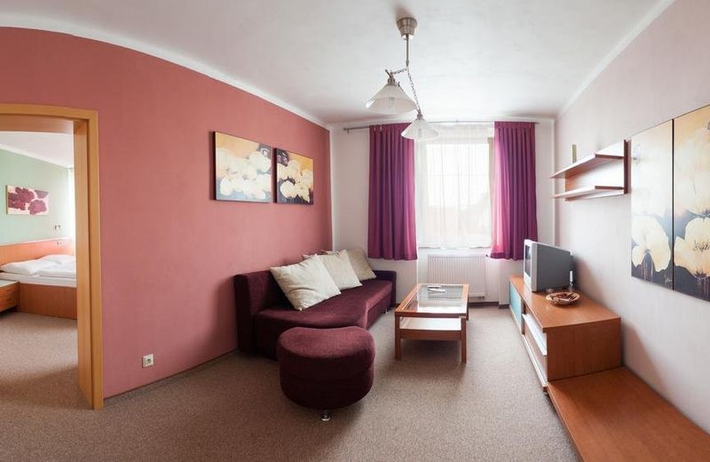 Hotel Ostrov Garni