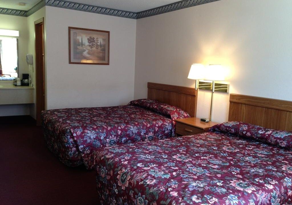 Twelve Oaks Inn