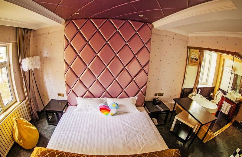 Dalian 1219 Theme Hotel