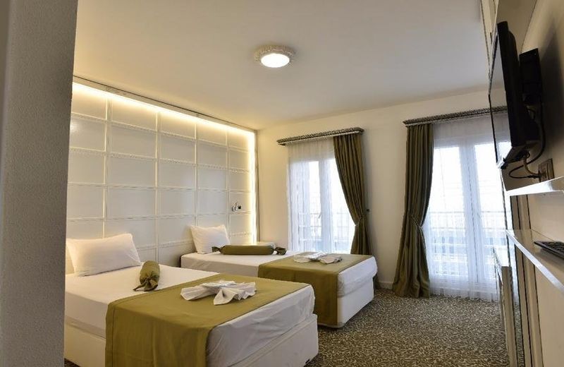 Safari Hotel
