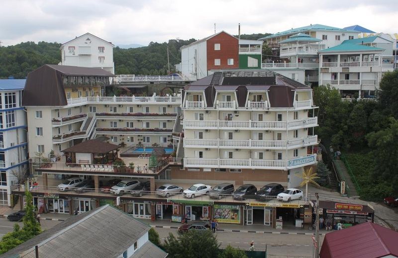Ekvator Hotel