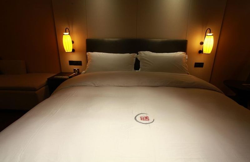Chinaware Hotel
