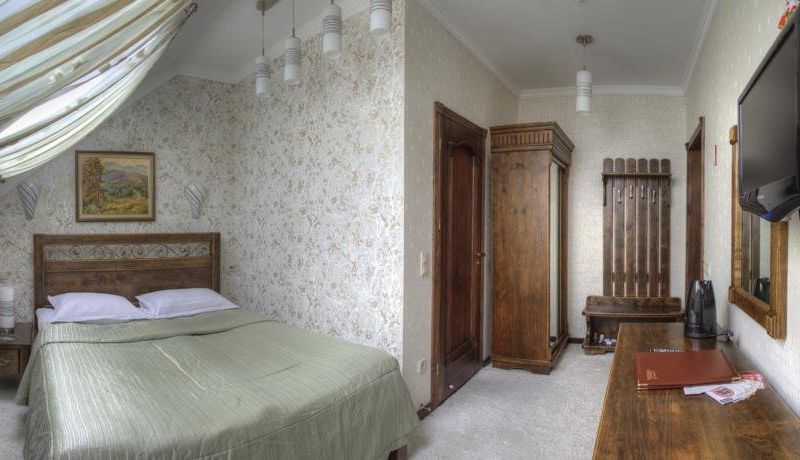 IRIS HOTEL