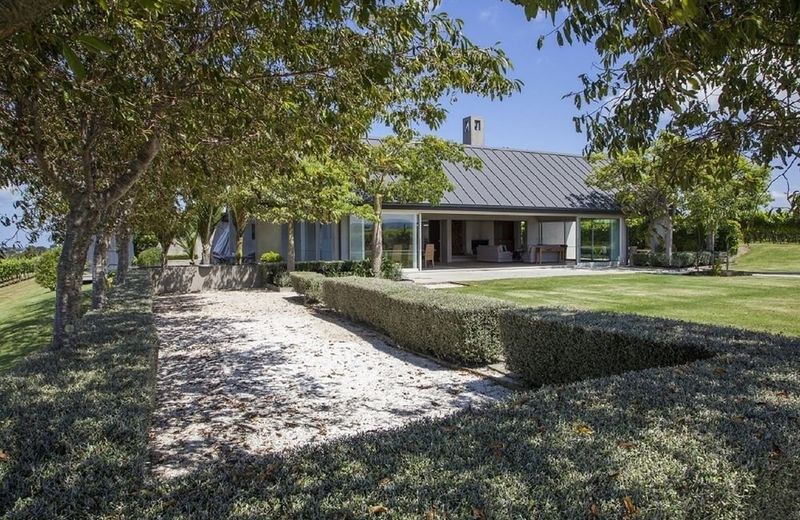 Takatu Lodge and Vineyard