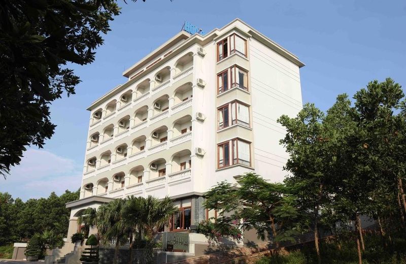 Hoa Binh Ha Long Hotel