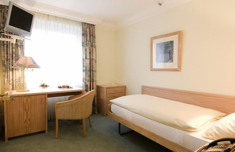 TURMHOTEL