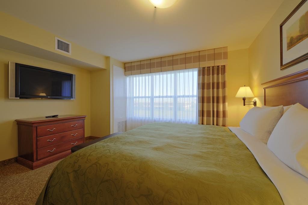 Country Inn & Suites by Radisson, Grand Forks, ND