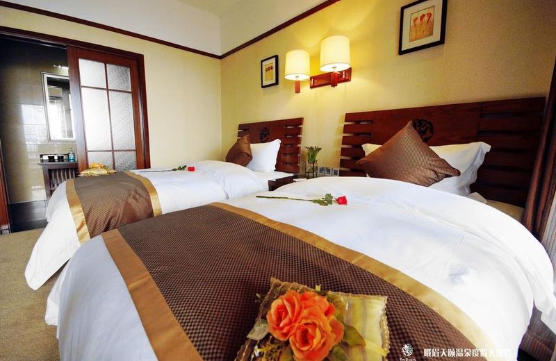 Emei Paradise Hot Spring Holiday Hotel