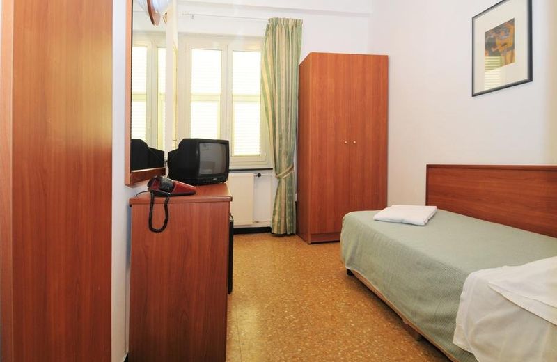 Hotel Sud Est by Fam Rossetti